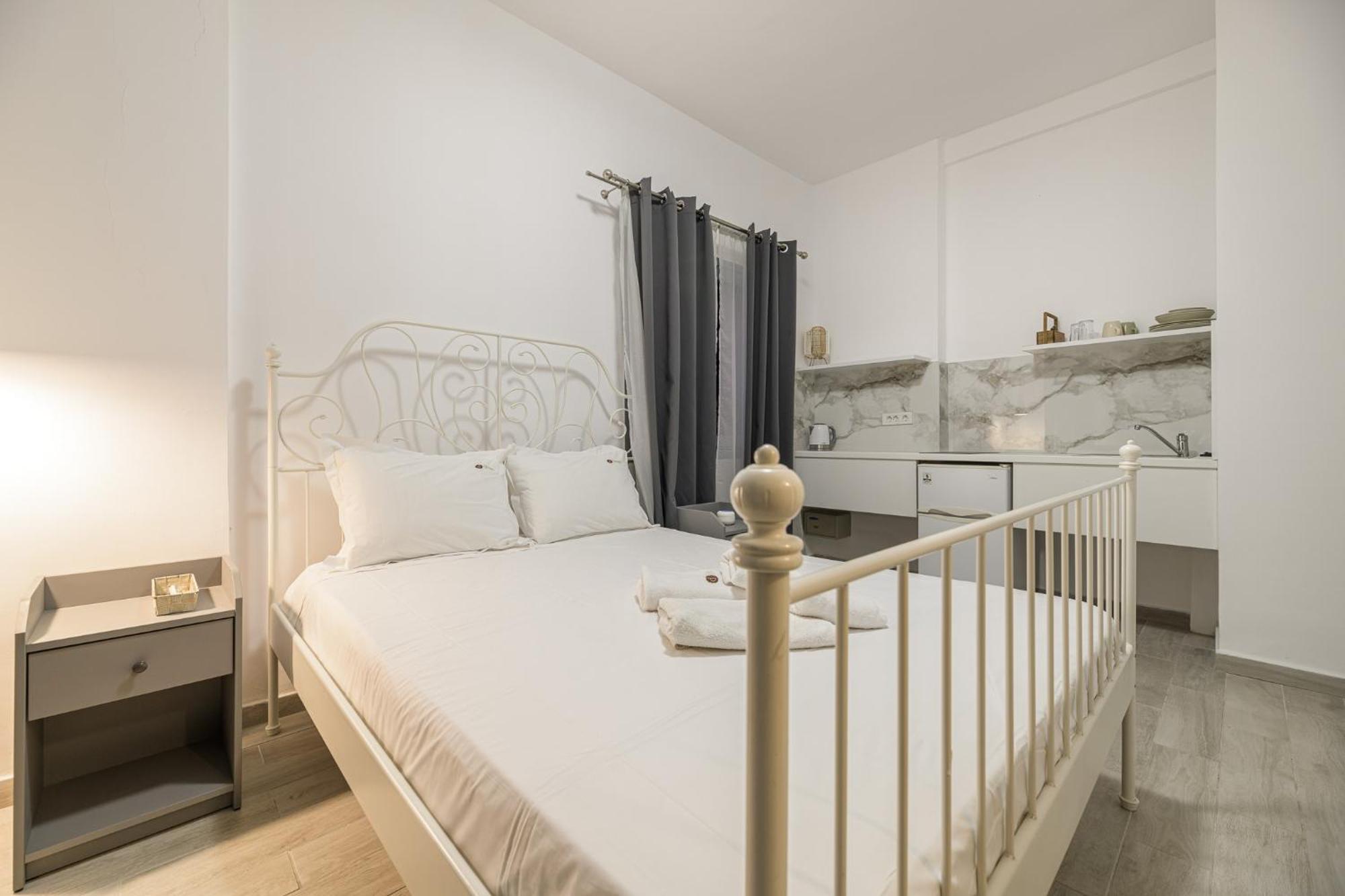 Denise Studios And Apartments Аргасі Екстер'єр фото