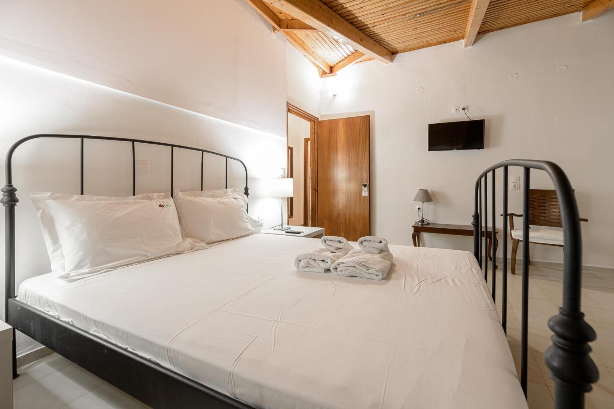 Denise Studios And Apartments Аргасі Екстер'єр фото