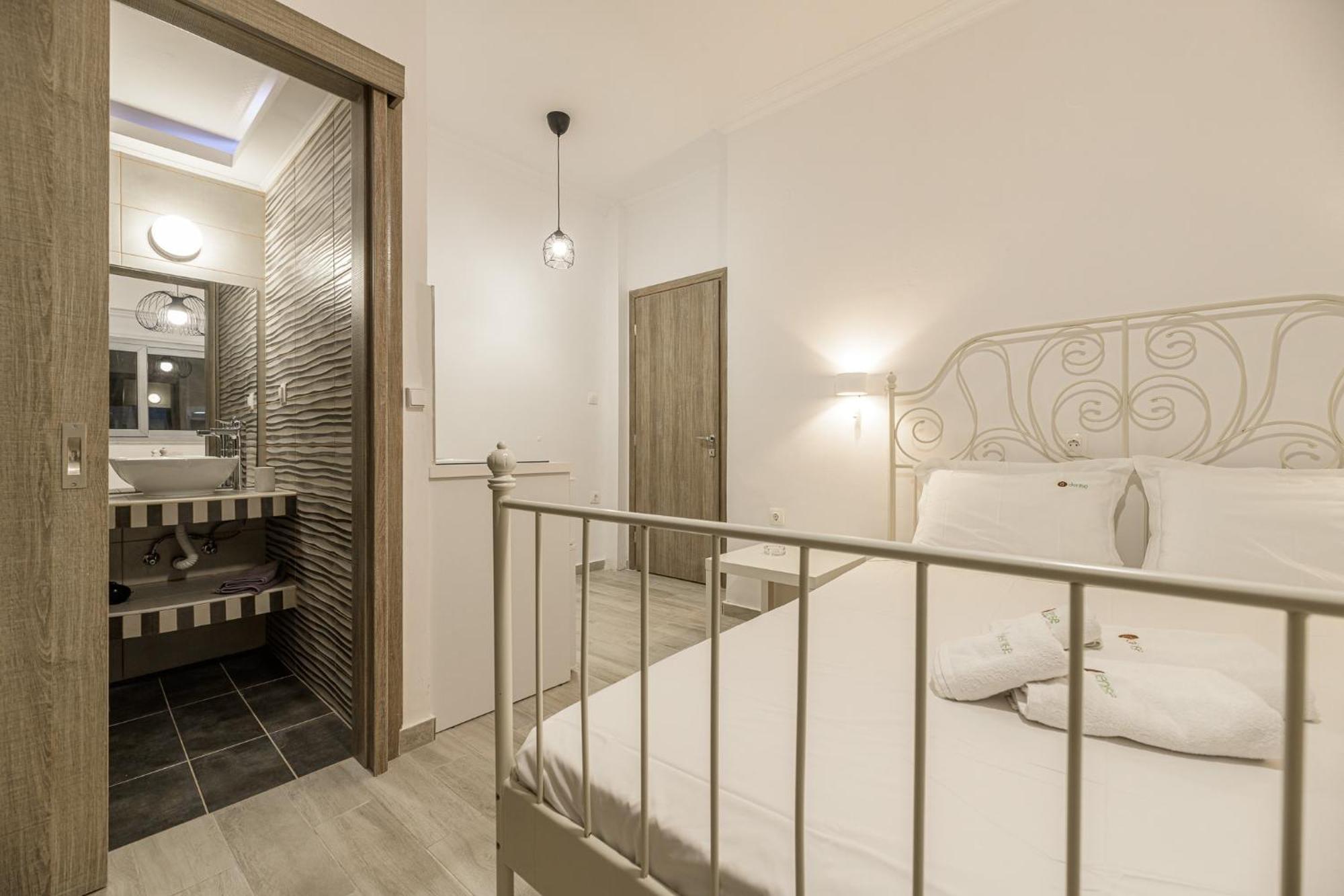 Denise Studios And Apartments Аргасі Екстер'єр фото