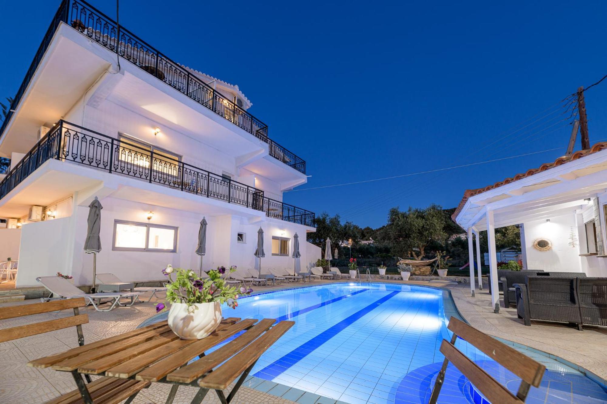 Denise Studios And Apartments Аргасі Екстер'єр фото