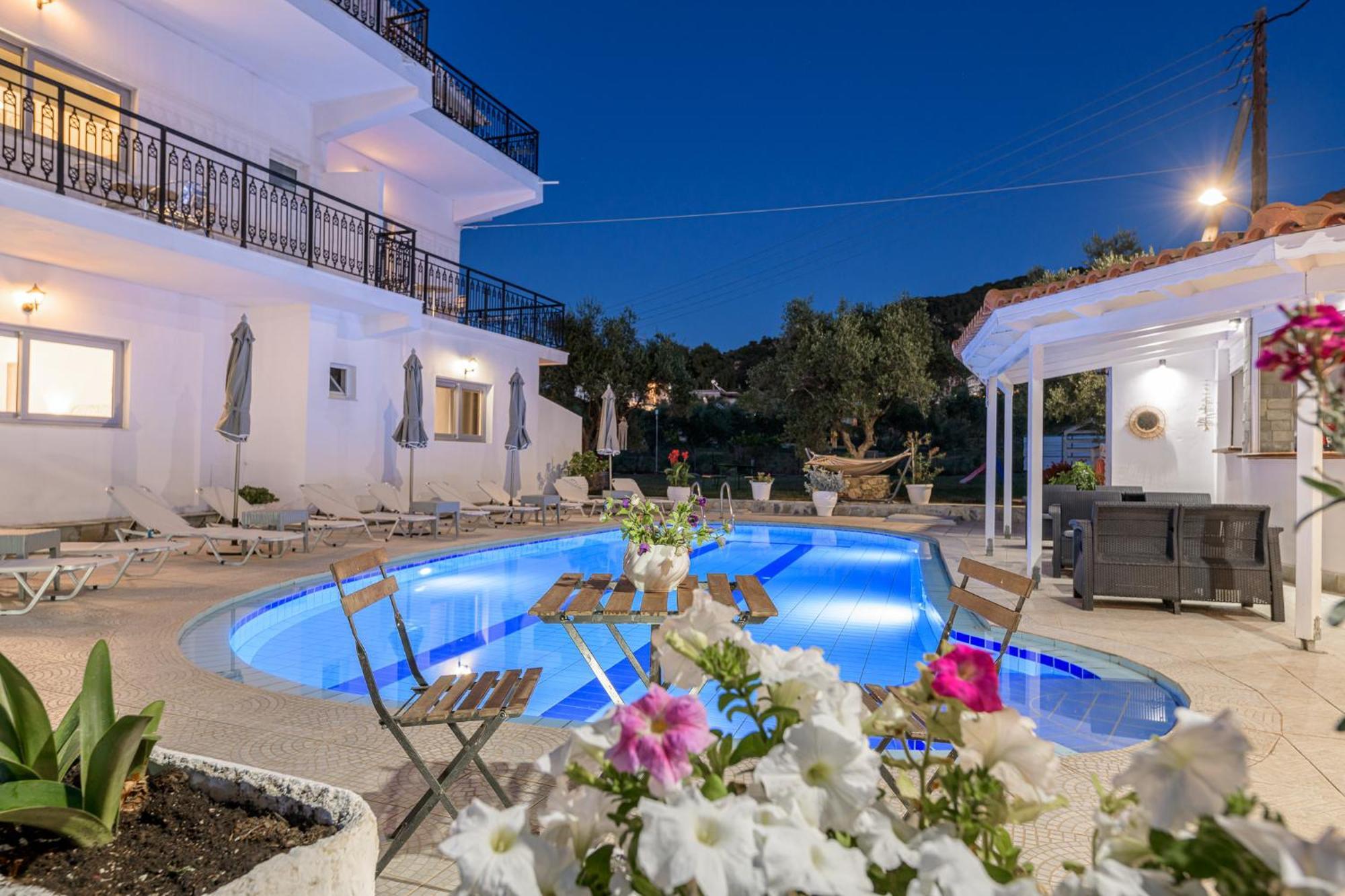 Denise Studios And Apartments Аргасі Екстер'єр фото